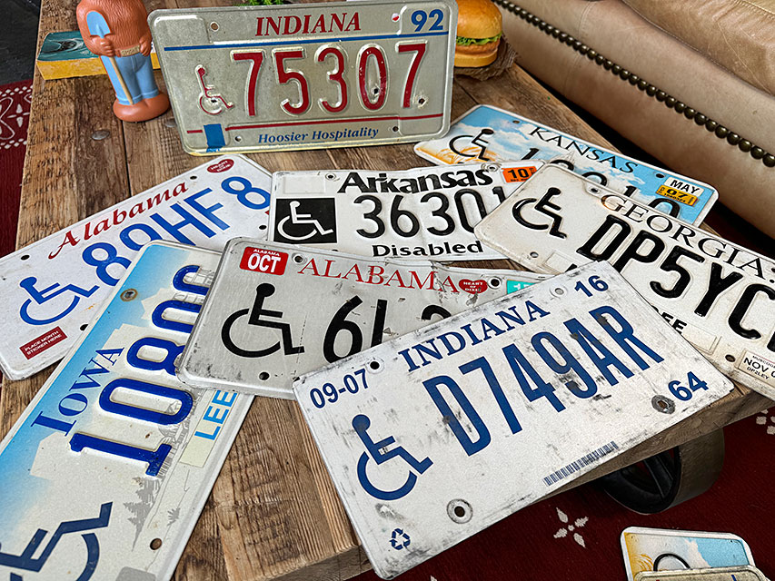 アメリカ　USEDナンバープレート　（ハンディキャップ）　ライセンスプレート ■ アメリカン雑貨 アメリカ雑貨 |  | 03