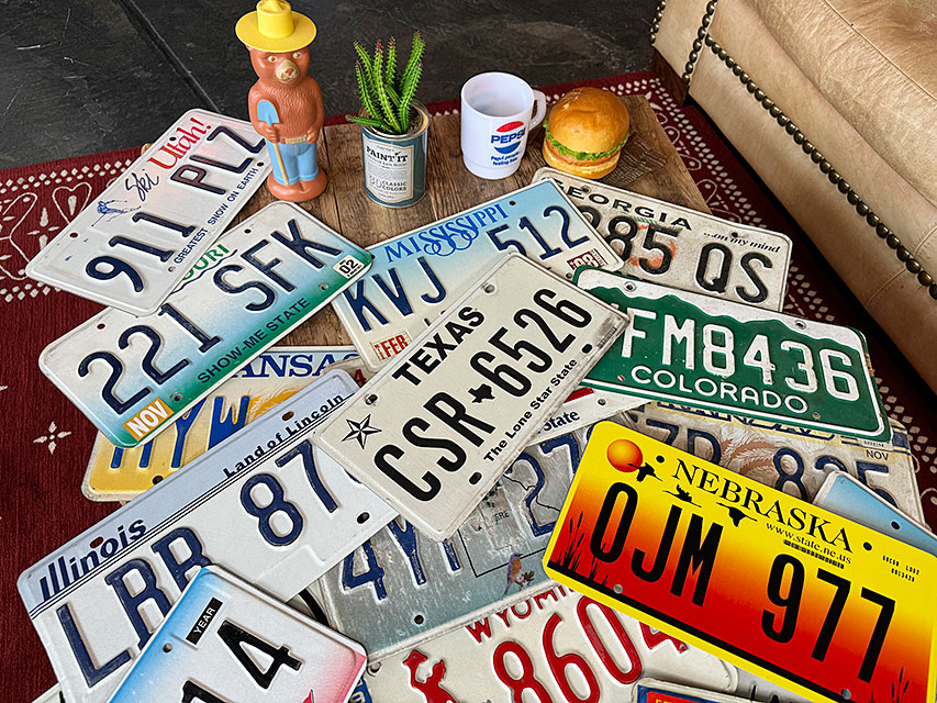 アメリカ　USEDナンバープレート　（ランダムチョイス/単品/1枚）　ライセンスプレート ■ アメリカン雑貨 アメリカ雑貨 |  | 01