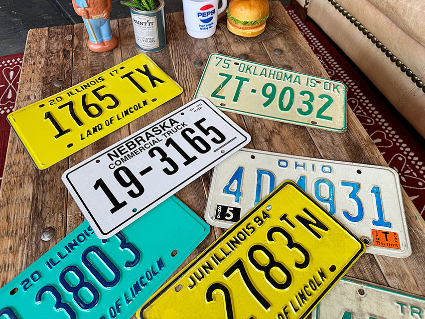 アメリカ　USEDナンバープレート　数字のみのデザイン（ランダムチョイス/単品/1枚）　ライセンスプレート |  | 01