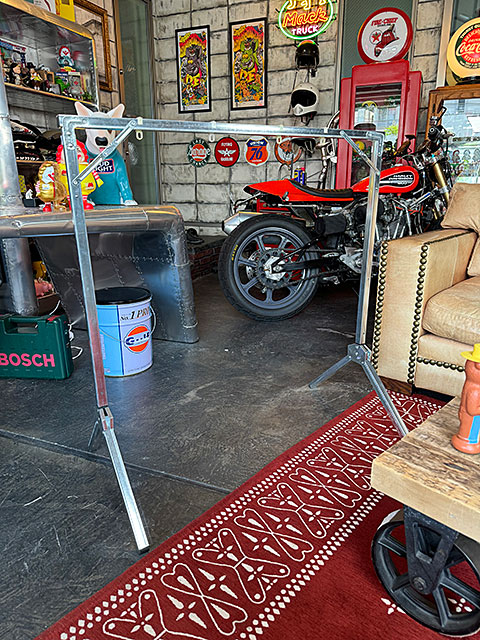 ポストジェネラル　エキシビション　フォルダブル　ハンガーラック　折りたたみ式　3段階高さ調節可能　スチール製 |  | 03