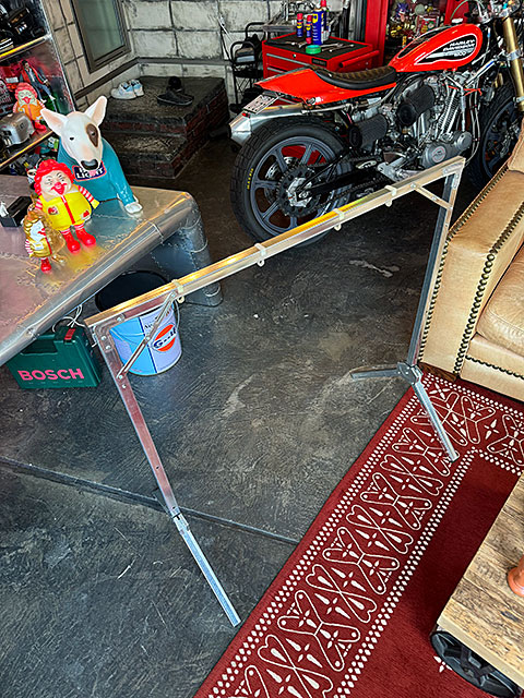 ポストジェネラル　エキシビション　フォルダブル　ハンガーラック　折りたたみ式　3段階高さ調節可能　スチール製 |  | 04