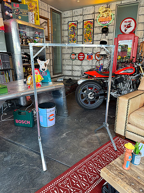 ポストジェネラル　エキシビション　フォルダブル　ハンガーラック　折りたたみ式　3段階高さ調節可能　スチール製 |  | 02