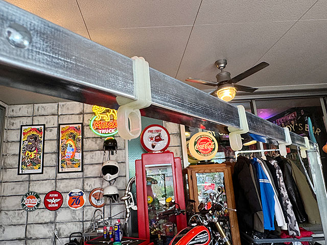 ポストジェネラル　エキシビション　フォルダブル　ハンガーラック　折りたたみ式　3段階高さ調節可能　スチール製 |  | 08