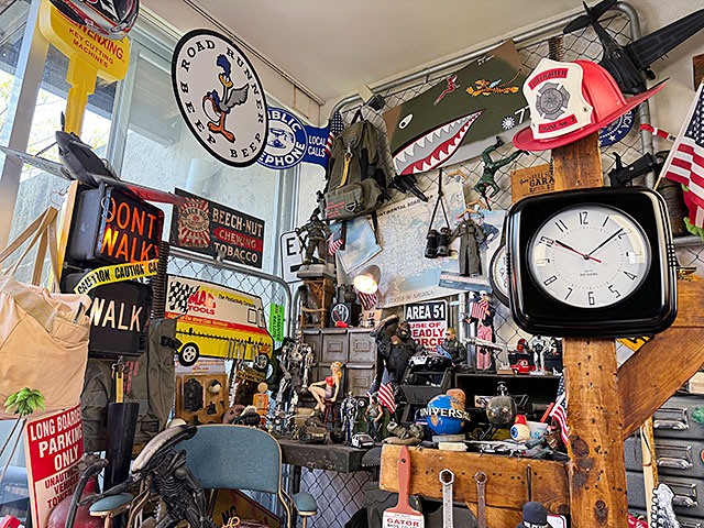 ポストジェネラル　ビスファム　ウォールクロック　（ブラック）　時計　インダストリアル ■ アメリカ雑貨 アメリカン雑貨 |  | 03