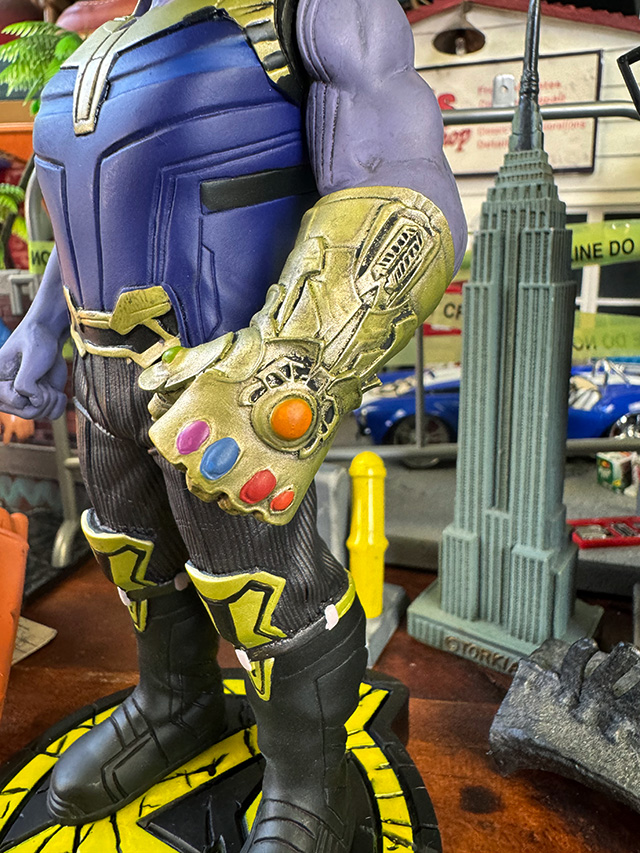 NECA マーベル アベンジャーズ サノス ヘッドノッカー ボブルヘッド