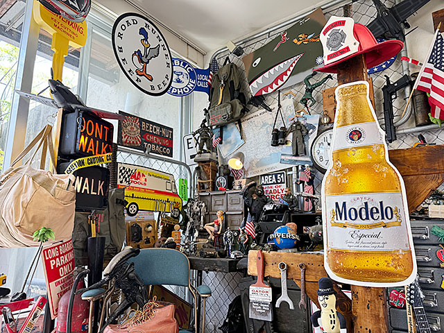 モデロ　モデロエスペシャル　ビアボトル型　エンボスティンサイン　ブリキ看板 ■ アメリカン雑貨 アメリカ雑貨 |  | 03