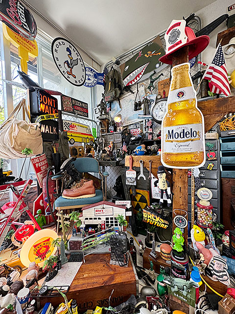 モデロ　モデロエスペシャル　ビアボトル型　エンボスティンサイン　ブリキ看板 ■ アメリカン雑貨 アメリカ雑貨 |  | 04