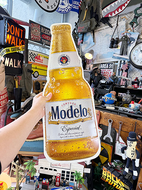 モデロ　モデロエスペシャル　ビアボトル型　エンボスティンサイン　ブリキ看板 ■ アメリカン雑貨 アメリカ雑貨 |  | 07
