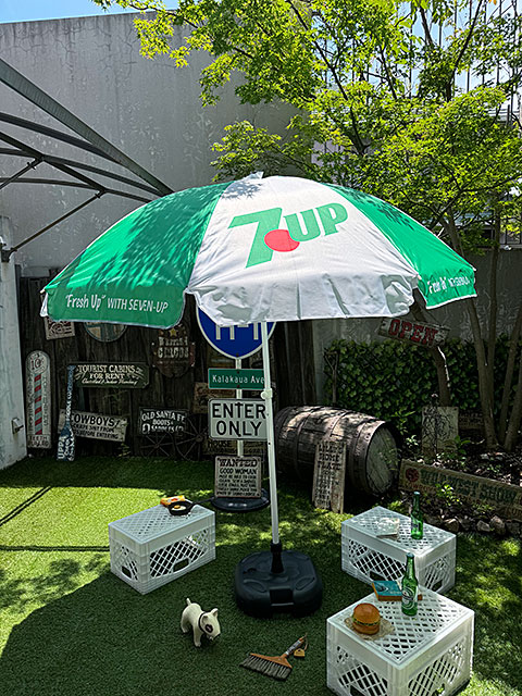 少し豊富な贈り物アメリカン　パラソル　直径188cm　（7UP　セブンアップ）　アウトドアパラソル　ビーチパラソル　ガーデンパラソル　※スタンドは別売