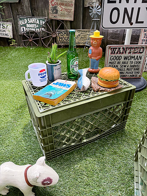 アメ雑屋さんがショップ什器としてよく使う　アメリカン　スタンダード　ミルククレート　（レクタングル/カーキ）　単品 |  | 06