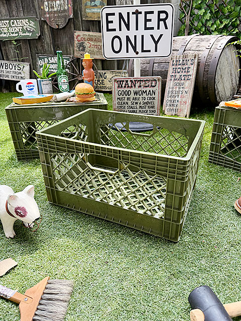 アメ雑屋さんがショップ什器としてよく使う　アメリカン　スタンダード　ミルククレート　（レクタングル/カーキ）　単品 |  | 08