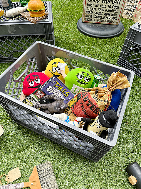 アメ雑屋さんがショップ什器としてよく使う　アメリカン　スタンダード　ミルククレート　（レクタングル/グレー）　単品 |  | 01