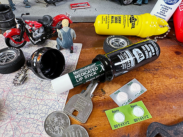 USA企業　ラバーマルチケース　（U-HAUL）　ピルケース ■ アメリカン雑貨 アメリカ雑貨 | 