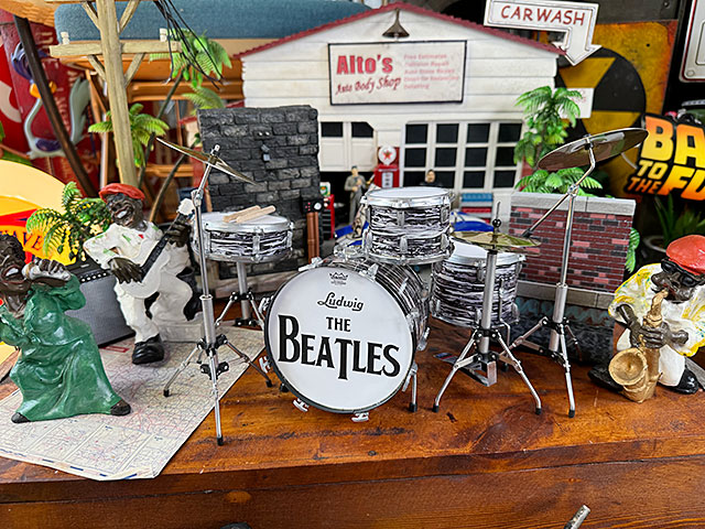 ザ・ビートルズ　オフィシャルライセンス　ラディック　ドラムセット　ミニ　レプリカ　1/4スケール　リンゴ・スター  ■ アメリカン雑貨 | 