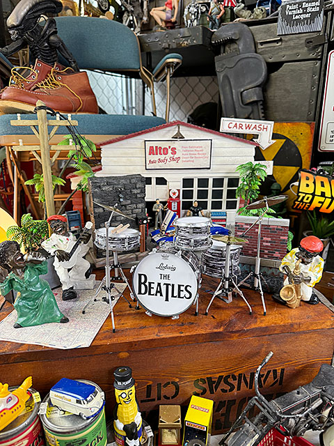 ザ・ビートルズ　オフィシャルライセンス　ラディック　ドラムセット　ミニ　レプリカ　1/4スケール　リンゴ・スター  ■ アメリカン雑貨 |  | 03