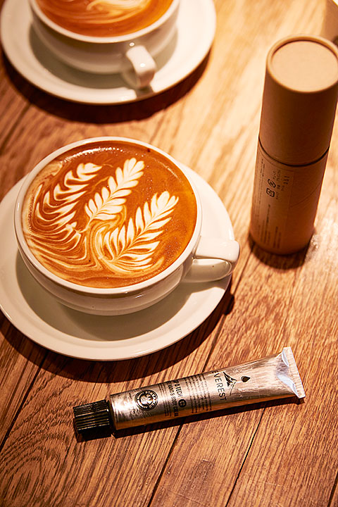 EVEREST　淹れ立てのコーヒーの香りがするハンド＆ボディクリーム　人気店「STREAMER COFFEE COMPANY」の豆かすが原料 |  | 01