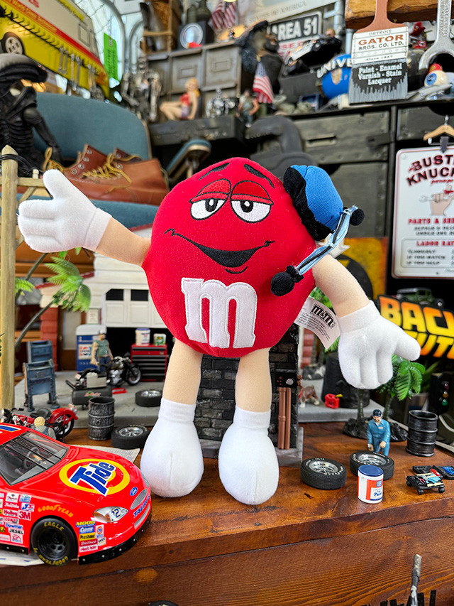 m&m's　レッド　NASCAR　ピットクルー　ぬいぐるみ ■ アメリカン雑貨 アメリカ雑貨 |  | 03