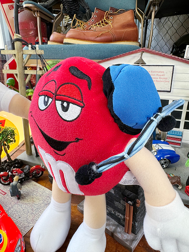 m&m's　レッド　NASCAR　ピットクルー　ぬいぐるみ ■ アメリカン雑貨 アメリカ雑貨 |  | 04