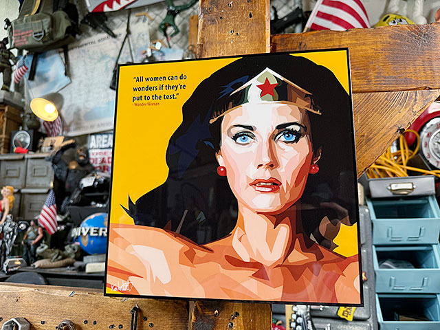 ワンダーウーマン　1975　TVドラマシリーズ　リンダ・カーター　ポップアートフレーム ■ アメリカン雑貨 アメリカ雑貨 | 
