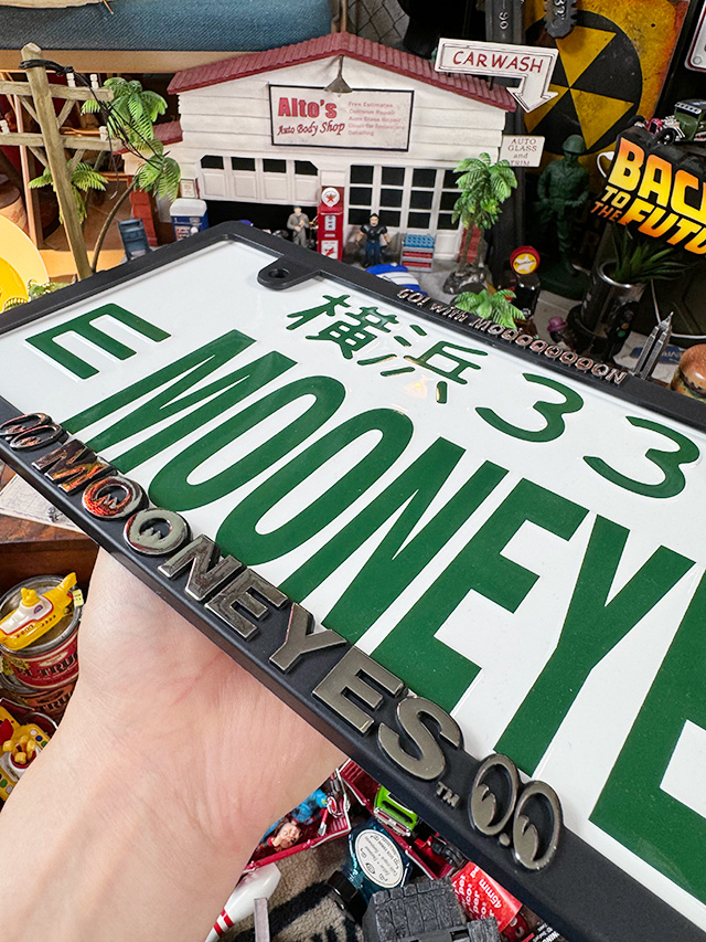 MOONEYES　ムーンアイズ　スキニー　3Dライセンスフレーム　クロームロゴ　（日本のナンプレ用サイズ）　単品　■ アメリカン雑貨 |  | 12