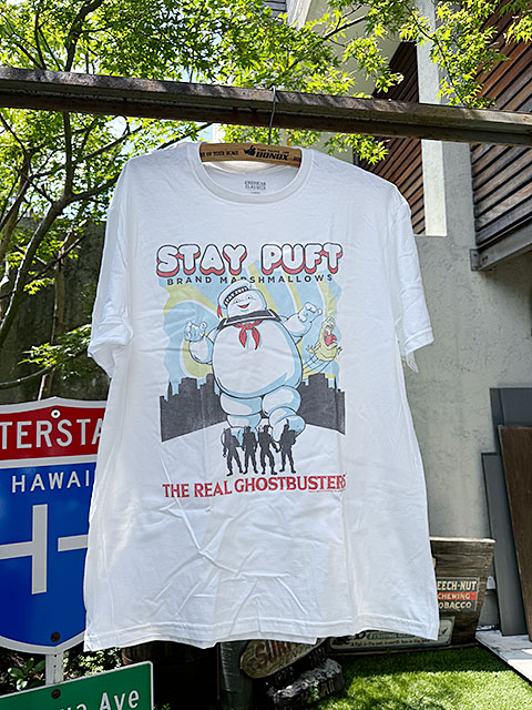 映画　ゴーストバスターズ　マシュマロマン　＆　隊員　オフィシャルTシャツ　（ホワイト）　STAY PUFF AND BUSTERS | 