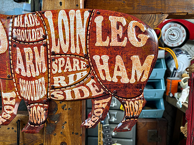 ブタ　ポーク　ミートカットチャート　エンボス　ティンサイン　ブリキ看板 ■ アメリカ雑貨 アメリカン雑貨 |  | 02