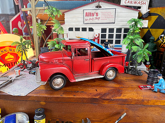 サーフトラック ブリキオブジェ Mサイズ （レッド） □ アメリカン雑貨