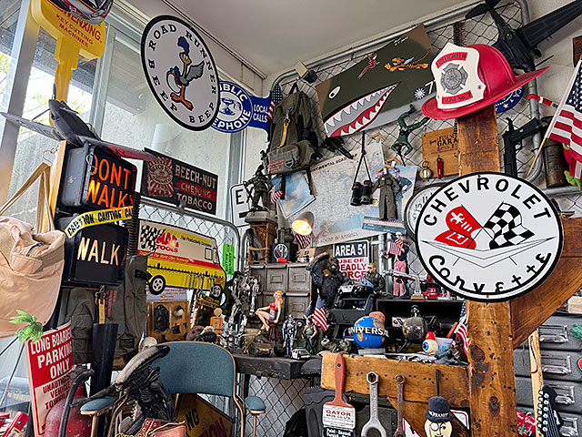 シボレー　C1　初代コルベット　ロゴ　ラウンド型　ブリキ看板 ■ アメリカン雑貨 アメリカ雑貨 |  | 02