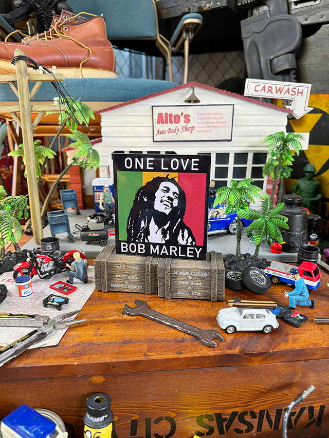 ボブマーリー　オフィシャル　ステッカー　（ONE LOVE） ■ アメリカン雑貨 アメリカ雑貨 |  | 01