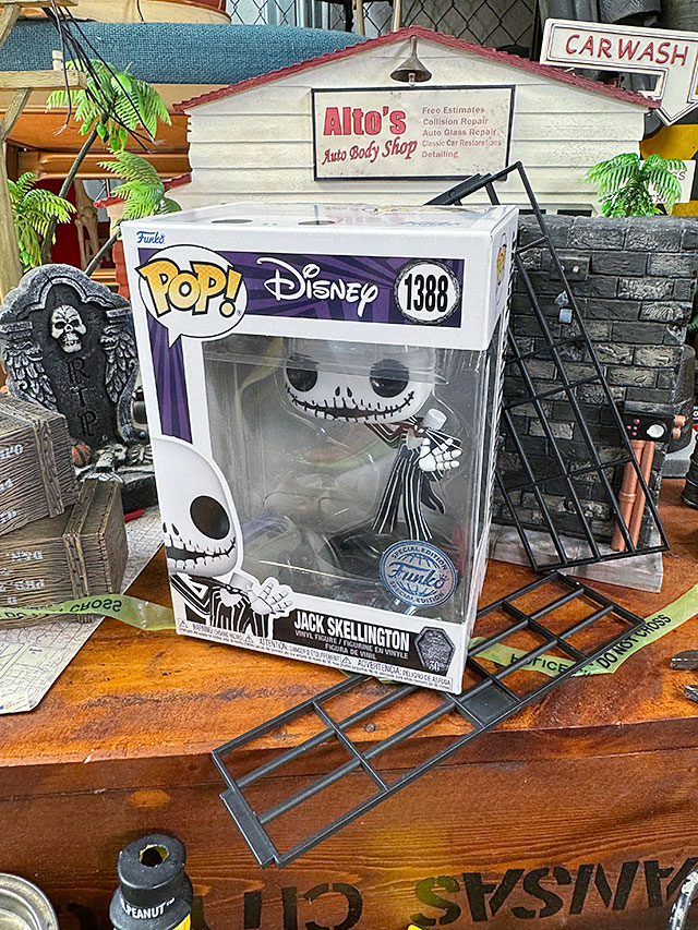 限定　ファンコポップ　ナイトメア・ビフォア・クリスマス　ジャック・スケリントン　（ヘッドレス・ホールディングヘッド）　フィギュア |  | 06