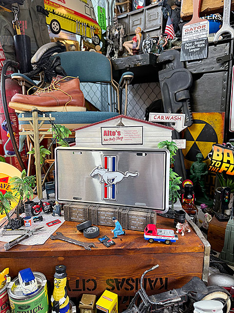 マスタング　ライセンスプレート　（シルバーエンブレム） ■ アメリカン雑貨 アメリカ雑貨 |  | 01