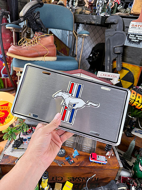 マスタング　ライセンスプレート　（シルバーエンブレム） ■ アメリカン雑貨 アメリカ雑貨 |  | 02