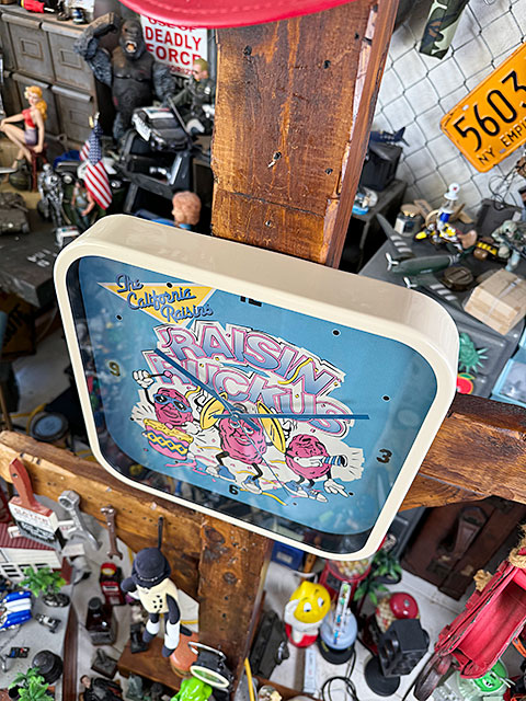 U.S. 80's　アドバタイジング　ヴィンテージ　クロック　（カリフォルニアレーズン） ■ アメリカン雑貨 アメリカ雑貨 |  | 02