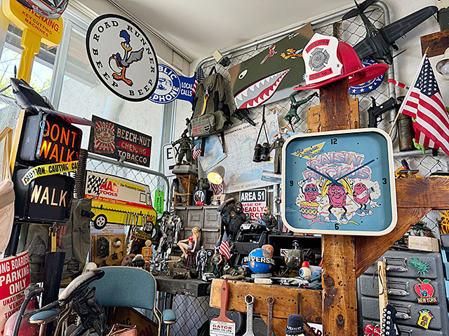 U.S. 80's　アドバタイジング　ヴィンテージ　クロック　（カリフォルニアレーズン） ■ アメリカン雑貨 アメリカ雑貨 |  | 04