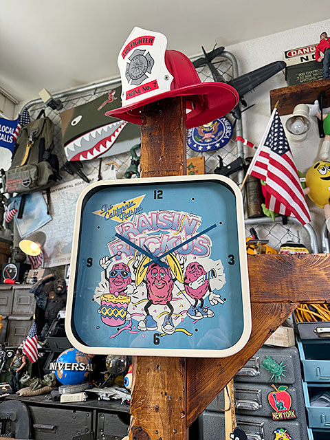 U.S. 80's　アドバタイジング　ヴィンテージ　クロック　（カリフォルニアレーズン） ■ アメリカン雑貨 アメリカ雑貨 |  | 06