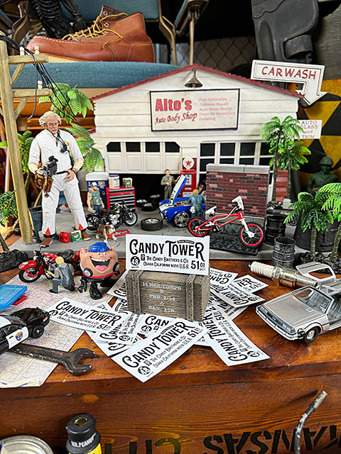 キャンディタワー　オフィシャル　ステッカー　Mサイズ　8.5cm　（ホワイト） ■ アメリカ雑貨 アメリカン雑貨 |  | 02