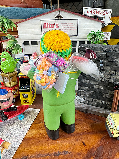 タバコ好きな福の神　願い事が叶う　エケコ人形　（グリーン）　ペルー産　※帽子色はランダムアソートでのお届けです |  | 05