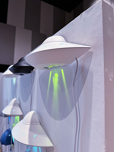 宇宙人が来襲！　UFO　ウォールライト　LED　（ホワイト）　単品 ■ アメリカン雑貨 アメリカ雑貨 |  | 06