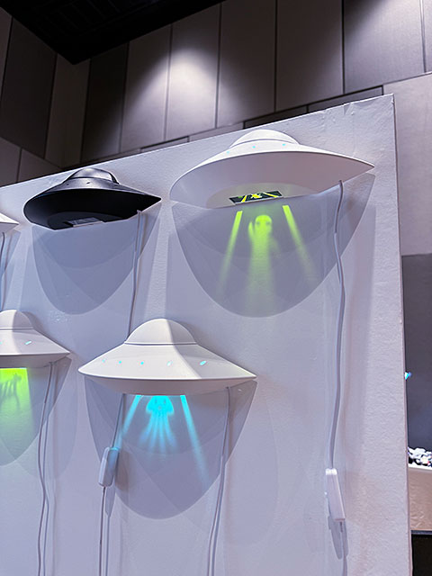 宇宙人が来襲！　UFO　ウォールライト　LED　（ホワイト）　単品 ■ アメリカン雑貨 アメリカ雑貨 |  | 07