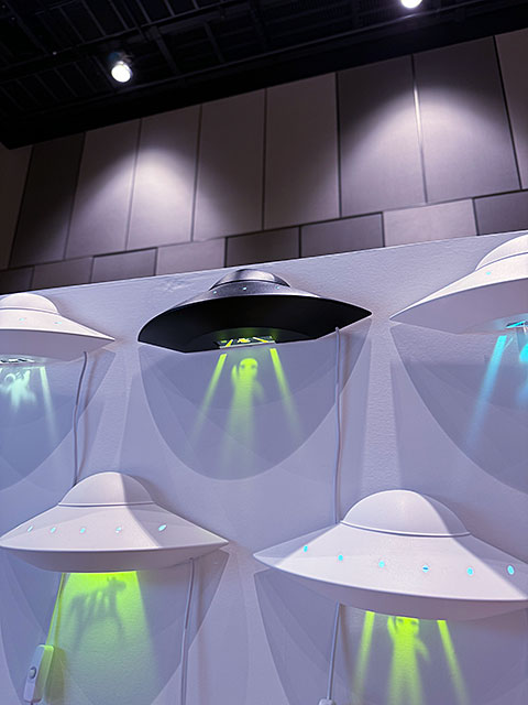 宇宙人が来襲！　UFO　ウォールライト　LED　（ブラック）　単品 ■ アメリカン雑貨 アメリカ雑貨 |  | 03