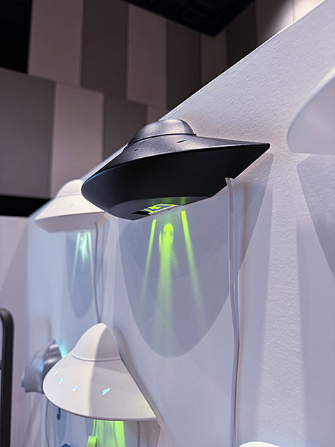 宇宙人が来襲！　UFO　ウォールライト　LED　（ブラック）　単品 ■ アメリカン雑貨 アメリカ雑貨 |  | 04