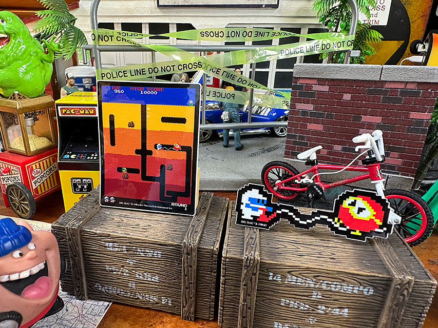 ナムコ　オフィシャル　ステッカー　ディグダグ　（ゲーム画面＆キャラクター）　初代ファミコン ■ アメリカン雑貨 アメリカ雑貨 |  | 02