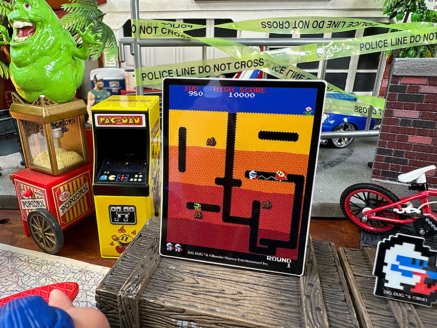 ナムコ　オフィシャル　ステッカー　ディグダグ　（ゲーム画面＆キャラクター）　初代ファミコン ■ アメリカン雑貨 アメリカ雑貨 |  | 03