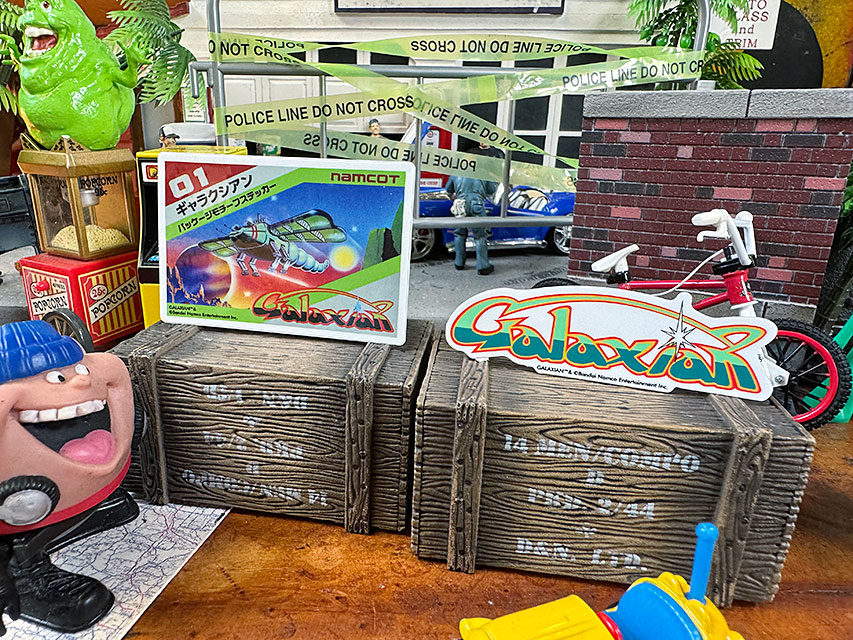 ナムコ　オフィシャル　ステッカー　ギャラクシアン　（ソフト＆タイトルロゴ）　初代ファミコン ■ アメリカン雑貨 アメリカ雑貨 |  | 02