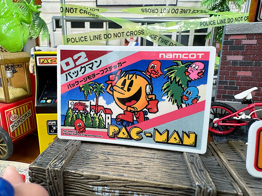 ナムコ　オフィシャル　ステッカー　パックマン　（ソフト＆タイトルロゴ）　初代ファミコン ■ アメリカン雑貨 アメリカ雑貨 |  | 03