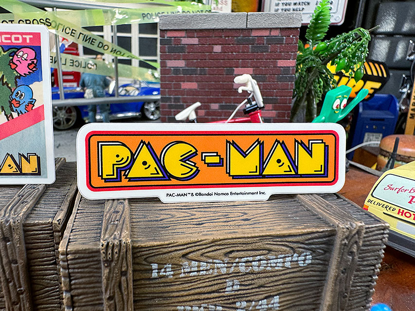 ナムコ　オフィシャル　ステッカー　パックマン　（ソフト＆タイトルロゴ）　初代ファミコン ■ アメリカン雑貨 アメリカ雑貨 |  | 04