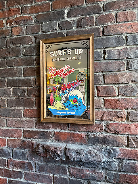 アメリカン　ウッド　パブミラー　（カリフォルニアレーズン/縦型） ■ アメリカン雑貨 アメリカ雑貨 |  | 02