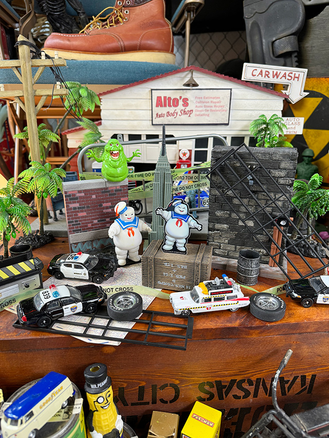 映画　ゴーストバスターズ　オフィシャル　ステッカー　（マシュマロマン/怒り顔） ■ アメリカン雑貨 アメリカ雑貨 |  | 01