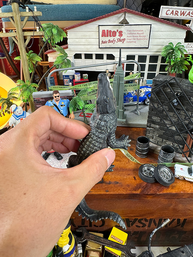 ワニ　フィギュア　Mサイズ　（クロコダイル）　爬虫類リアルフィギュア ■ アメリカン雑貨 アメリカ雑貨 |  | 06