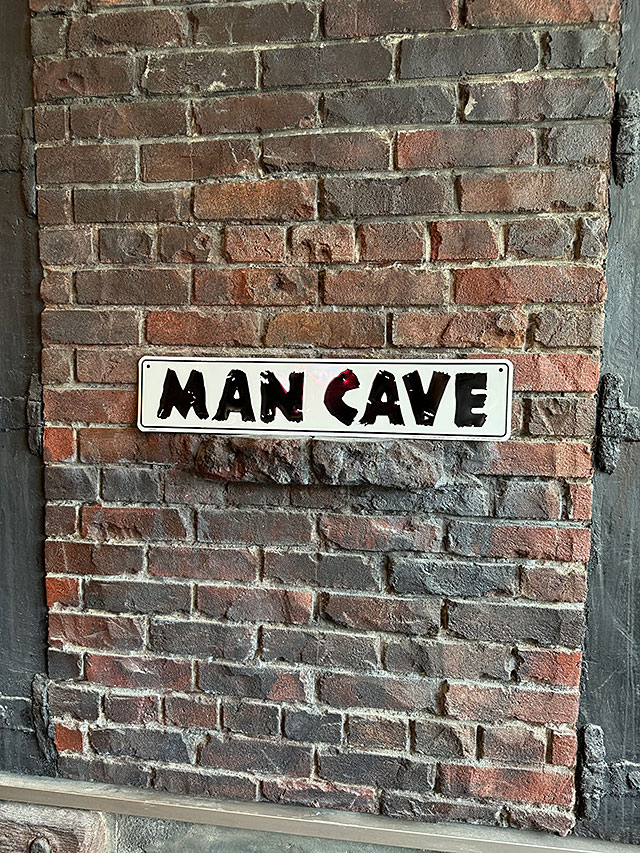 男の秘密基地　ストリートサイン　ブリキ看板　男の隠れ家　マンケイブ ■ アメリカン雑貨 アメリカ雑貨 |  | 02